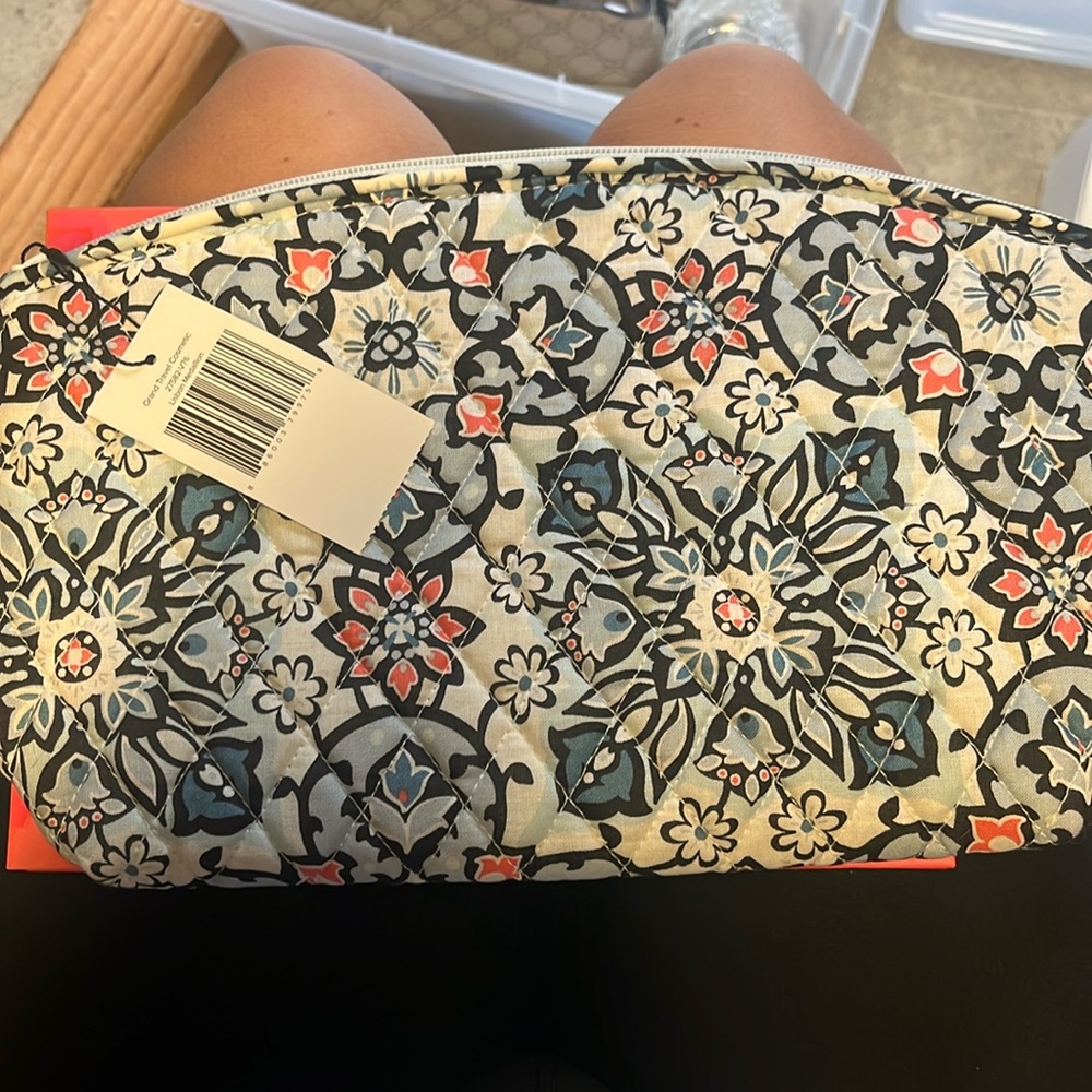 Brand new Vera Bradley cosmetic bag
